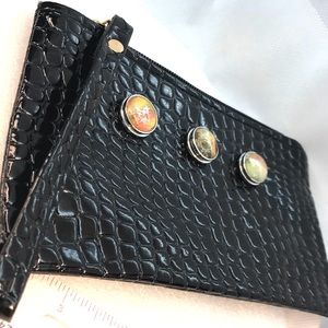 Clutch purse wristlet with 3 Handmade 20mm snap